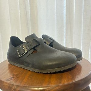Birkenstock London black leather clog